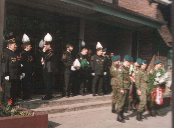 402.jpg